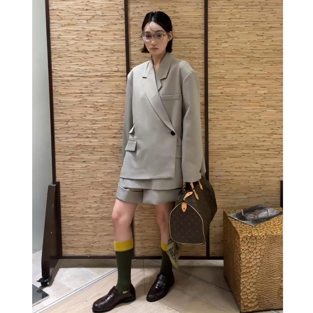 2025秋季痞帅炸街风韩系女装时尚宽松廓形设计感西装外套短裤套装