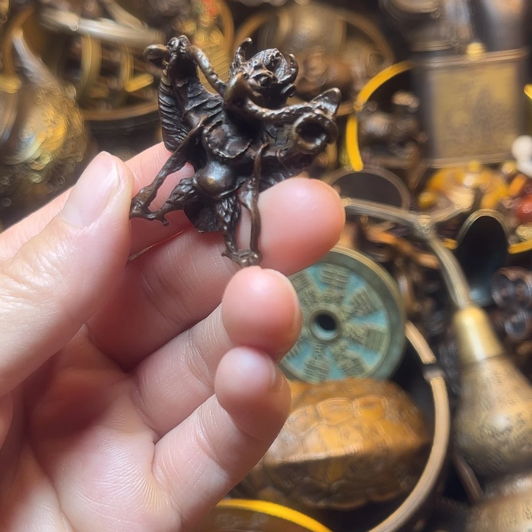 精美铜器工艺品等