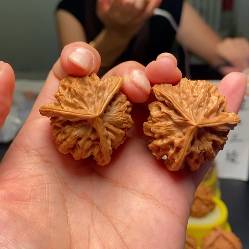 【闪购商品】把件桃核N**411号三棱，