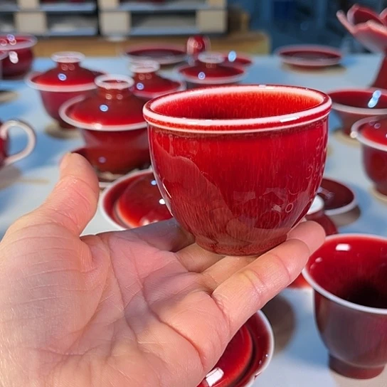 不*候景德镇陶瓷红马坊缸杯