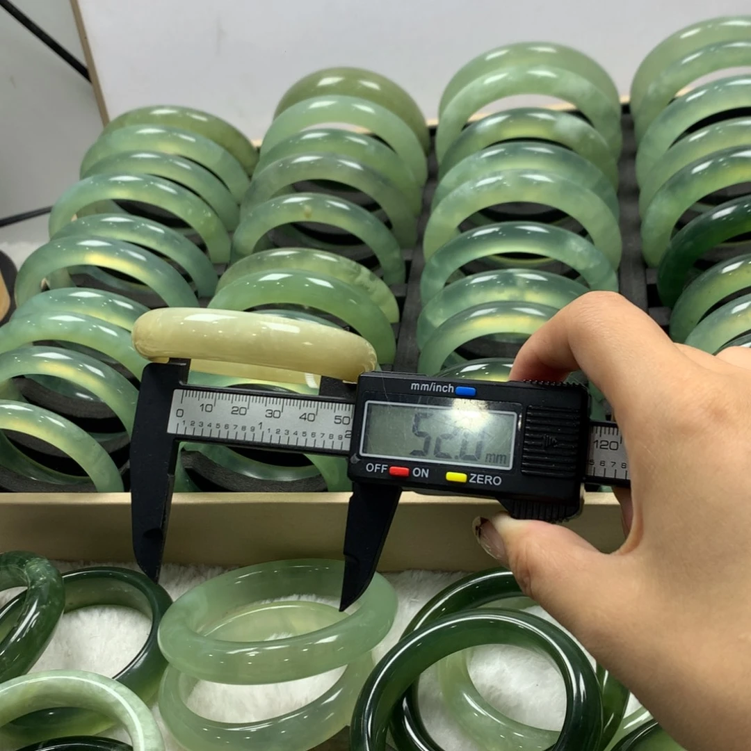 蛇纹石玉未镶嵌手镯261