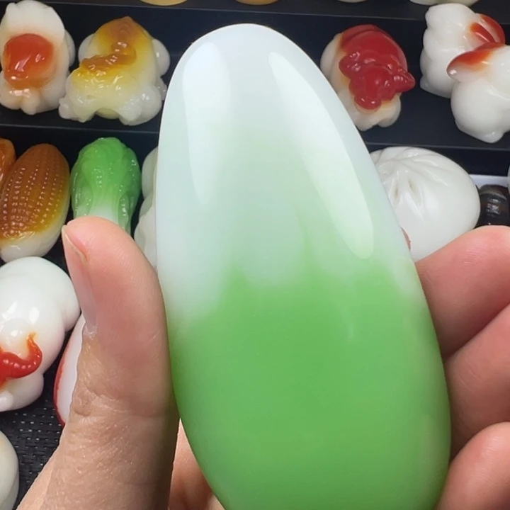 新疆戈壁五彩石金丝