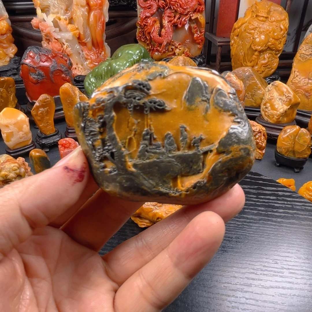 寿山石乌鸦皮牛蛋田