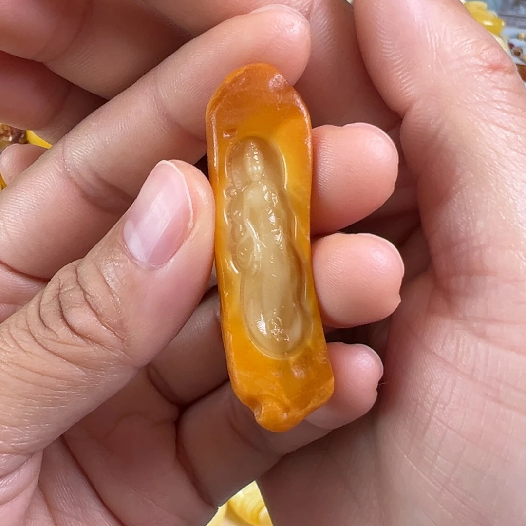 蜜蜡未镶嵌裸石微瑕