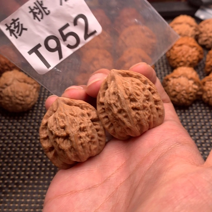 文玩核桃吊坠僧帽
