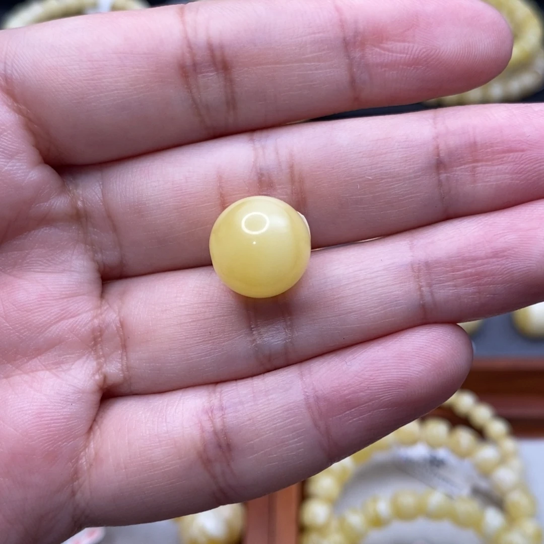 蜜蜡未镶嵌珠宝奇石13.1