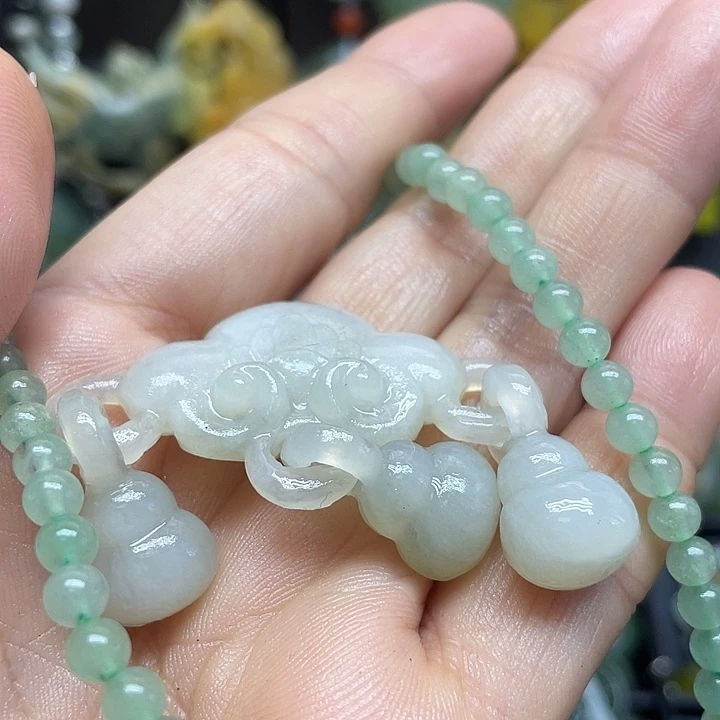 未镶嵌蛇纹石玉颈饰