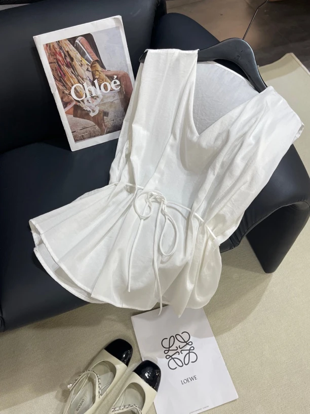 KW【心动蜜语】油欧货女装时尚百搭显瘦不规则V领上衣套头衬衣