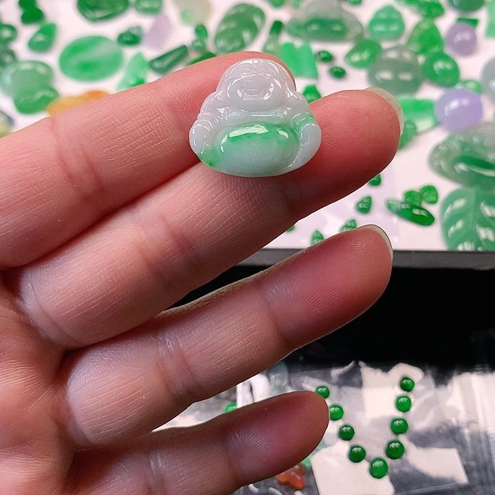 翡翠颈饰未镶嵌翡翠