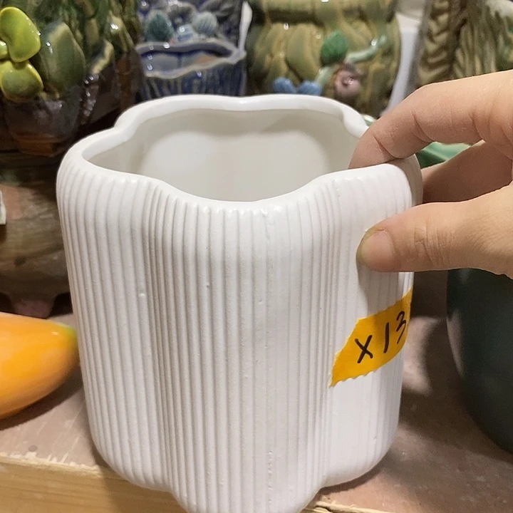 摆件陶盆有孔 瑕疵介意勿拍