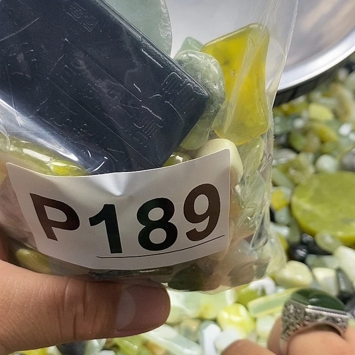 岫玉未镶嵌鱼缸石