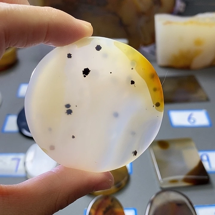 玛瑙/玉髓未镶嵌珠宝半成品82