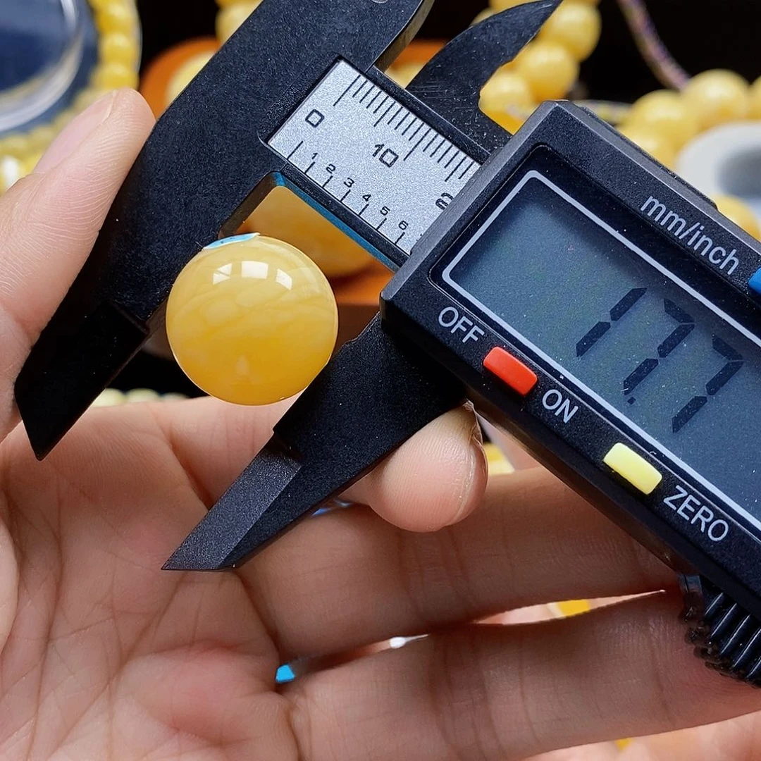 未镶嵌琥珀珠宝奇石