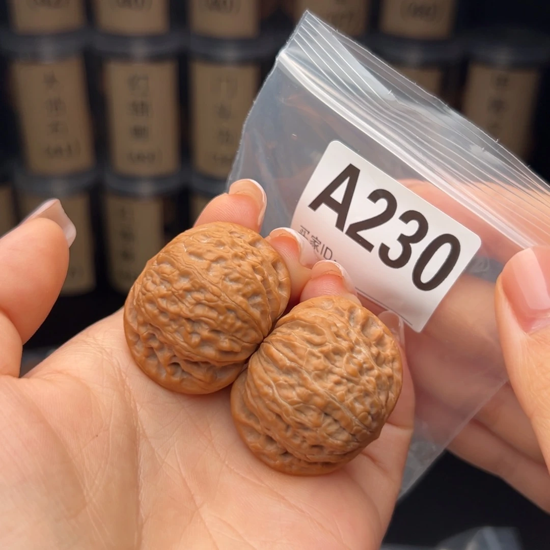 文玩核桃吊坠铁锤38