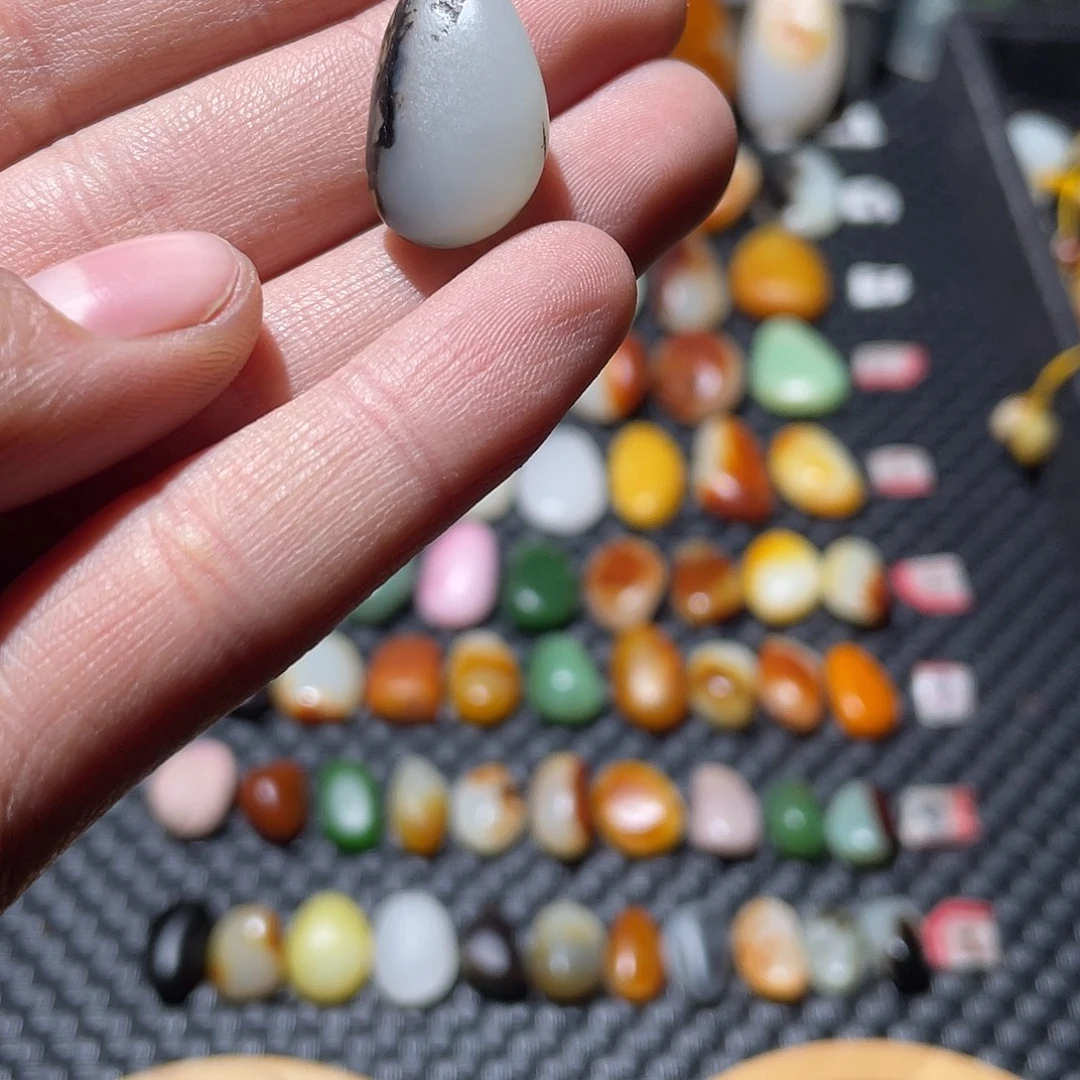 和田玉（糖玉）未镶嵌挂件