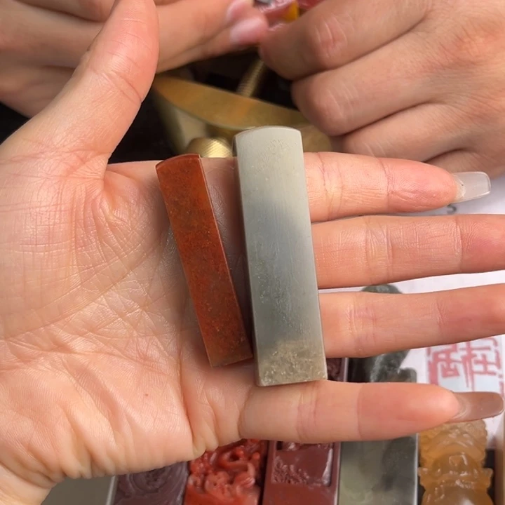 用***1寿山石印石现场纯手工制作工艺精美