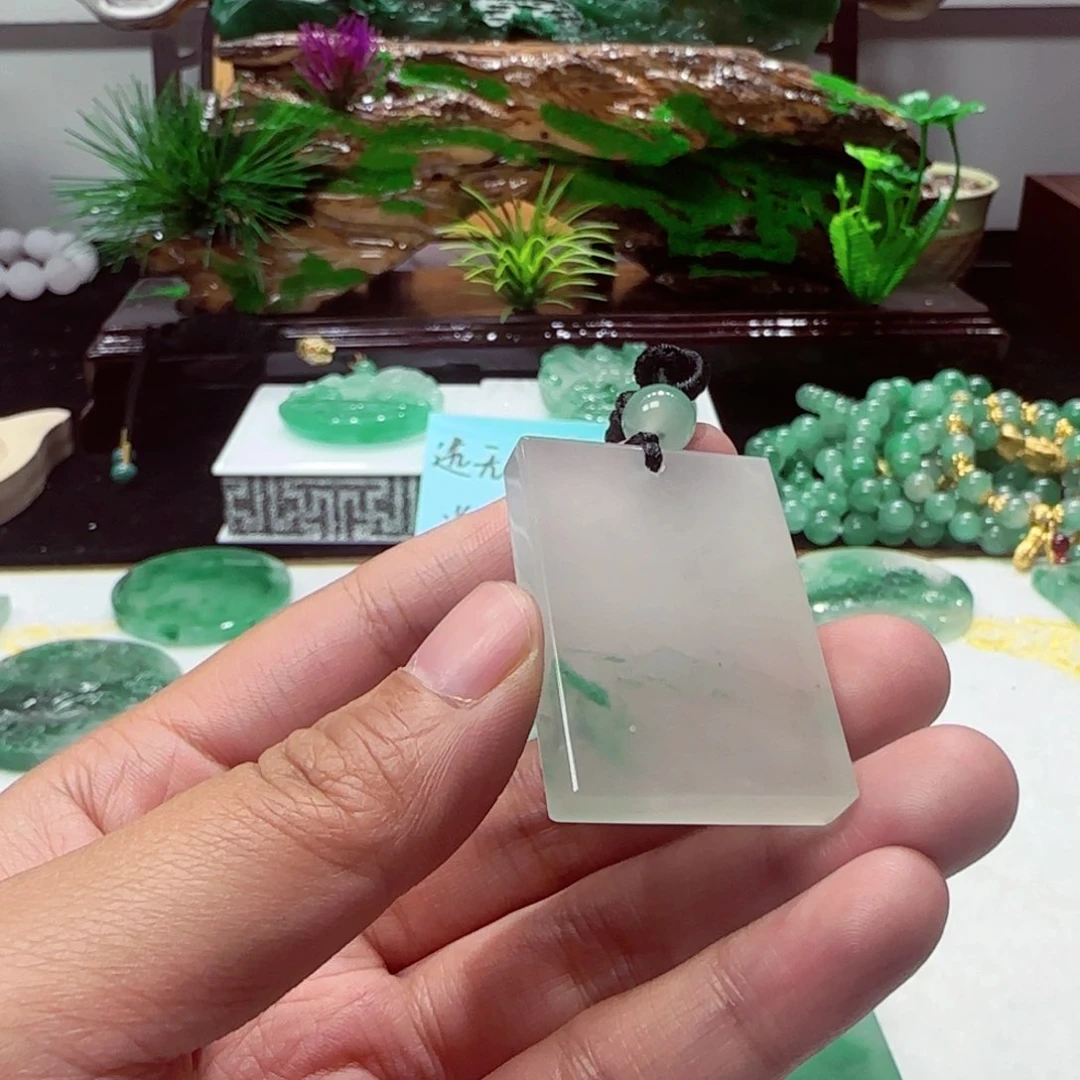 石英质玉未镶嵌颈饰孫