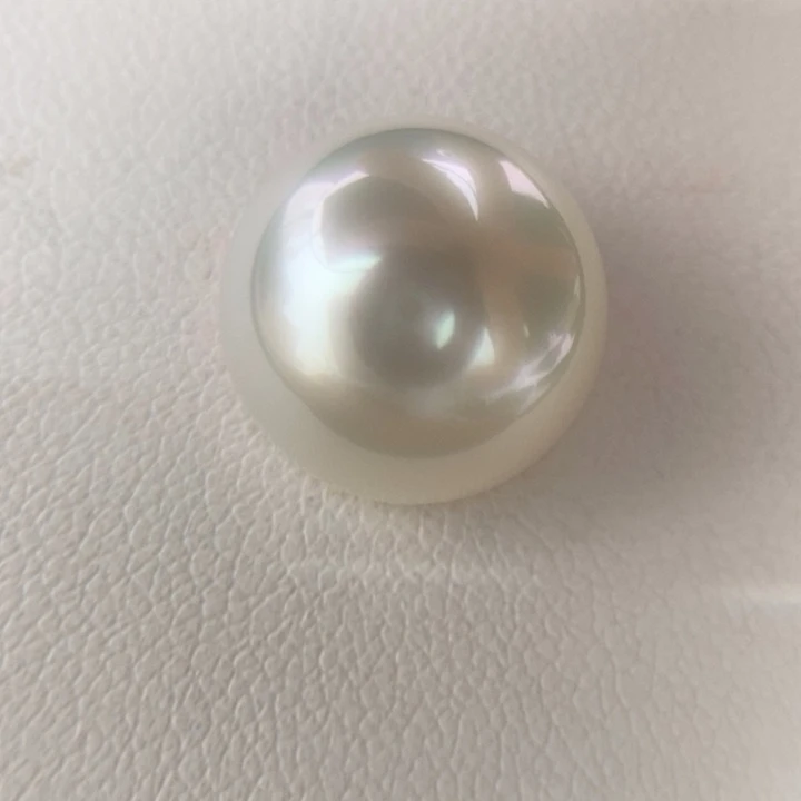未镶嵌裸珠海水珍珠13.9mm正圆冷白伴青小极光