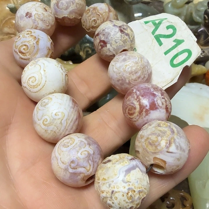 方***圆玛瑙/玉髓未镶嵌颈饰