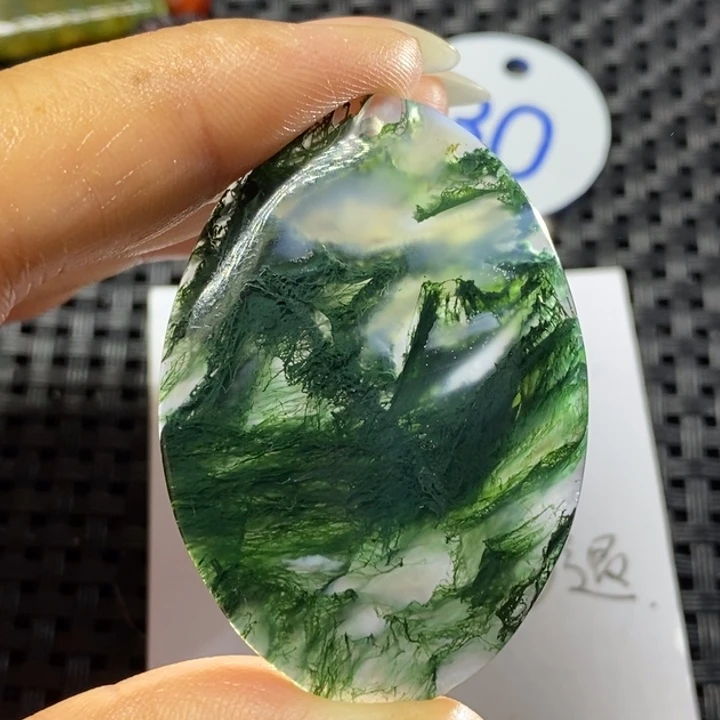 未镶嵌颈饰玛瑙/玉髓龙*