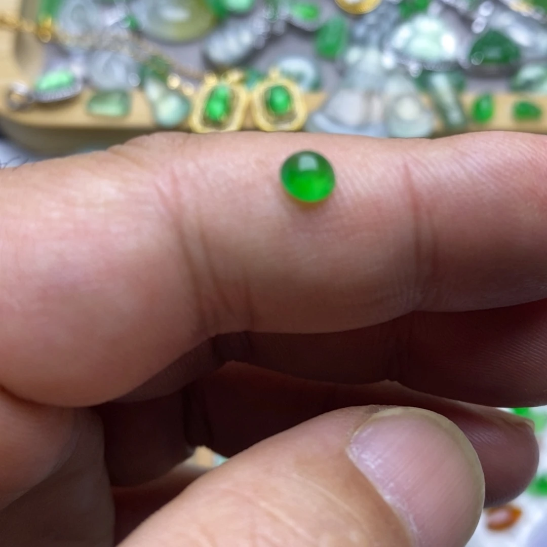 翡翠未镶嵌颈饰蛋4.8×2.5