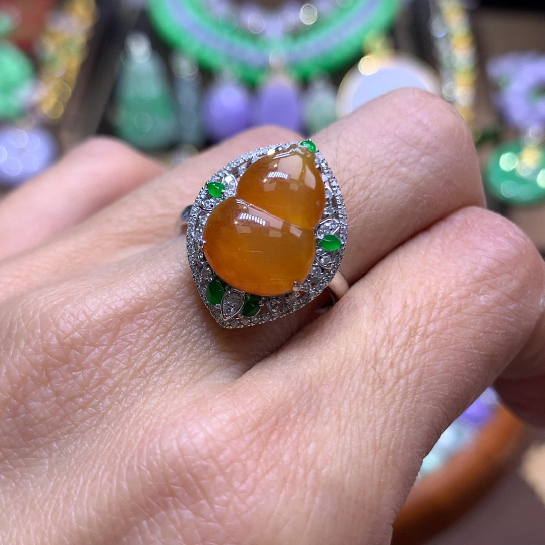 翡翠18K金镶嵌颈饰两用款