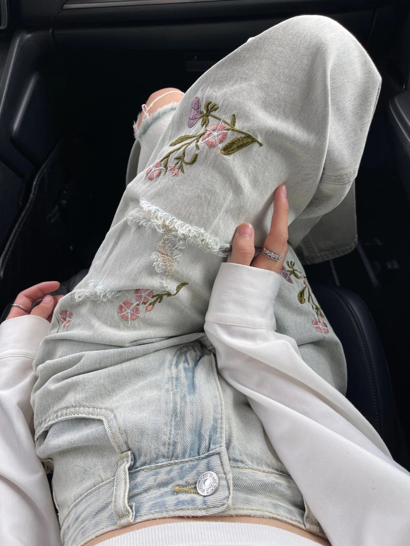 【清仓】设计感刺绣破洞牛仔裤女夏季高腰显瘦浅色百搭窄版阔腿裤子