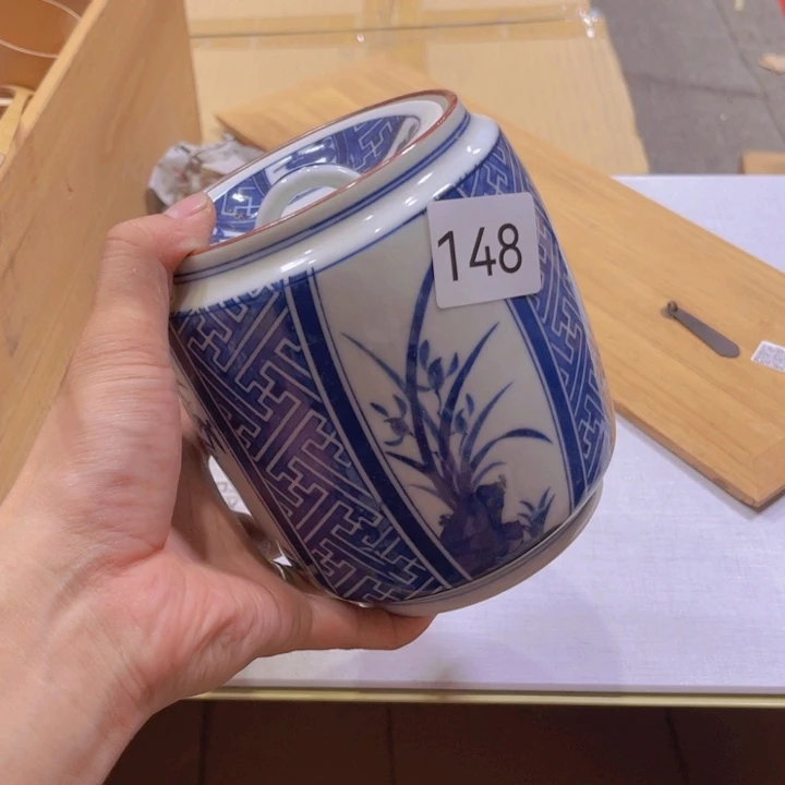 盖碗瓷器的造型和造型也很