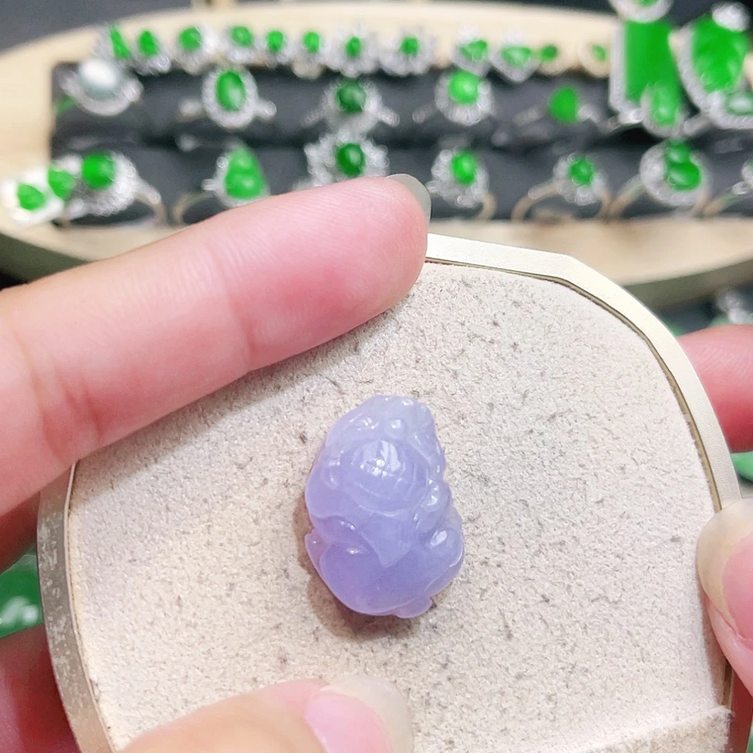 未镶嵌挂件翡翠裸石