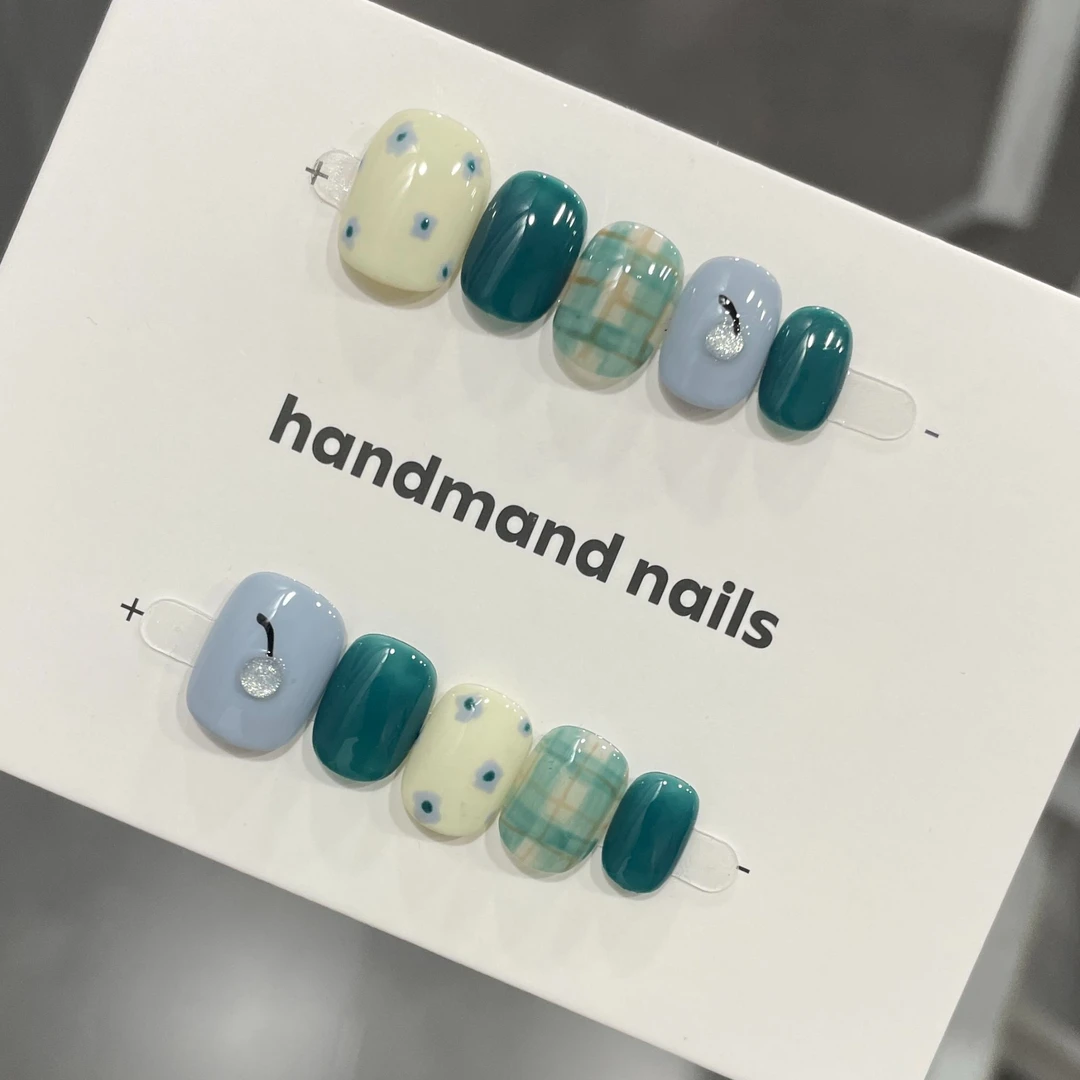 【卡曼苏打】猫眼樱桃纯手工穿戴甲小众高级感显白撞色ins短款美甲