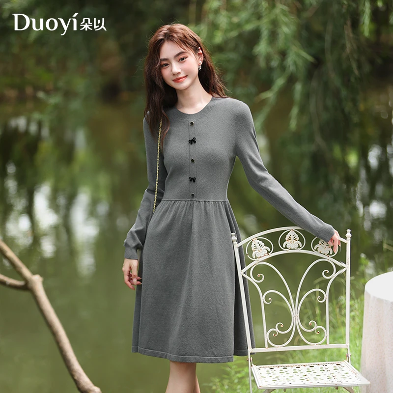 朵以2025春季新款时尚复古气质圆领收腰显瘦毛织连衣裙40VC837013
