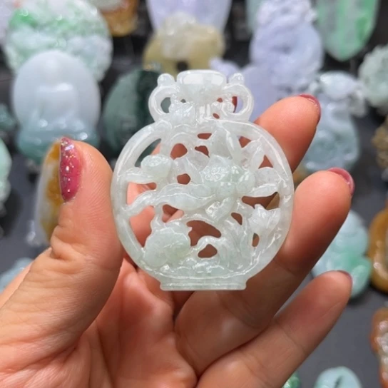 翡翠未镶嵌颈饰翡翠