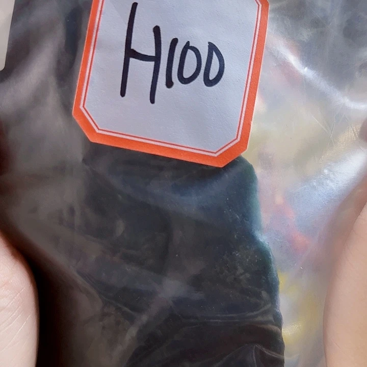 s***刚未镶嵌蛇纹石玉岫玉原石