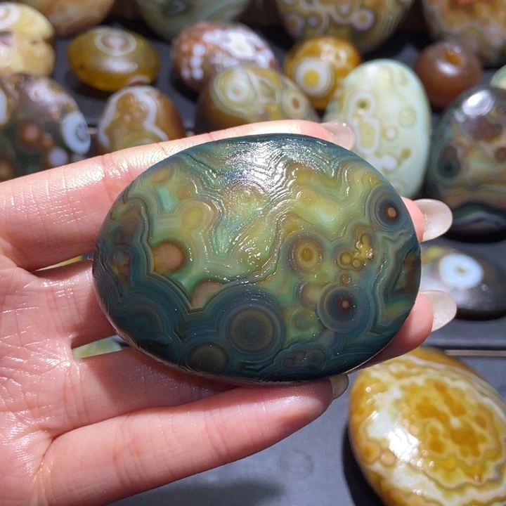 【闪购商品】未镶嵌玛瑙/玉髓珠宝奇石s s