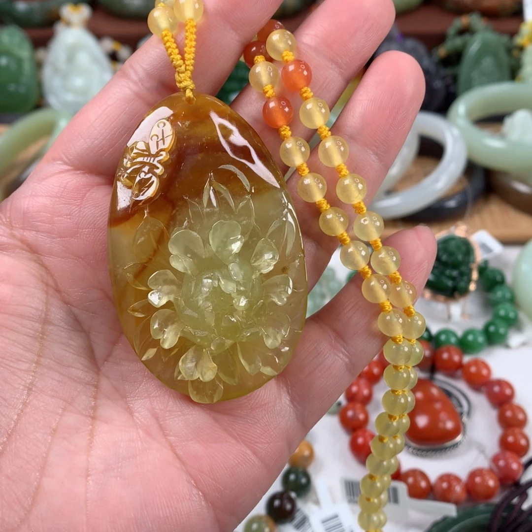 蛇纹石玉颈饰未镶嵌