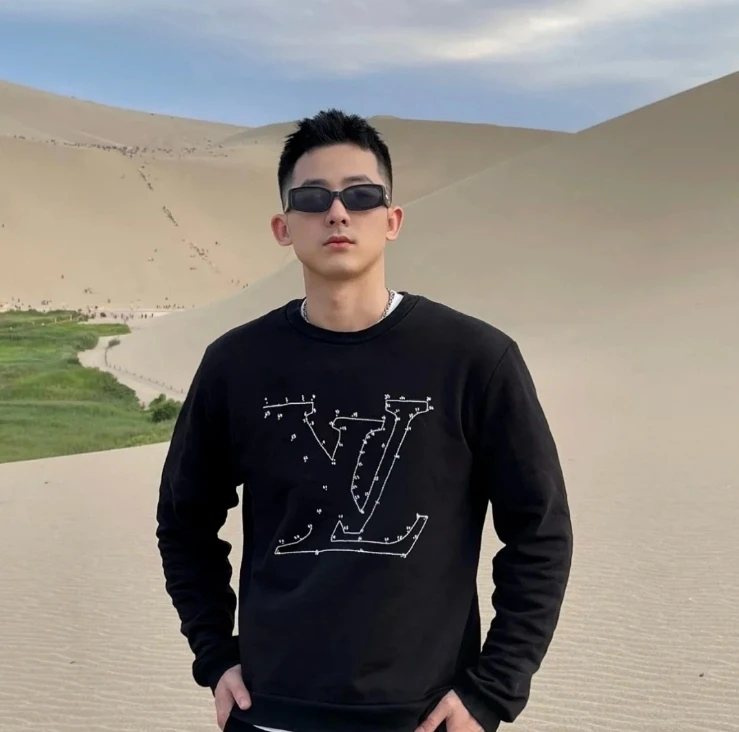 全新未使用 LouisVuitton/路易威登 LF针织连连看星座卫衣 HJY21W