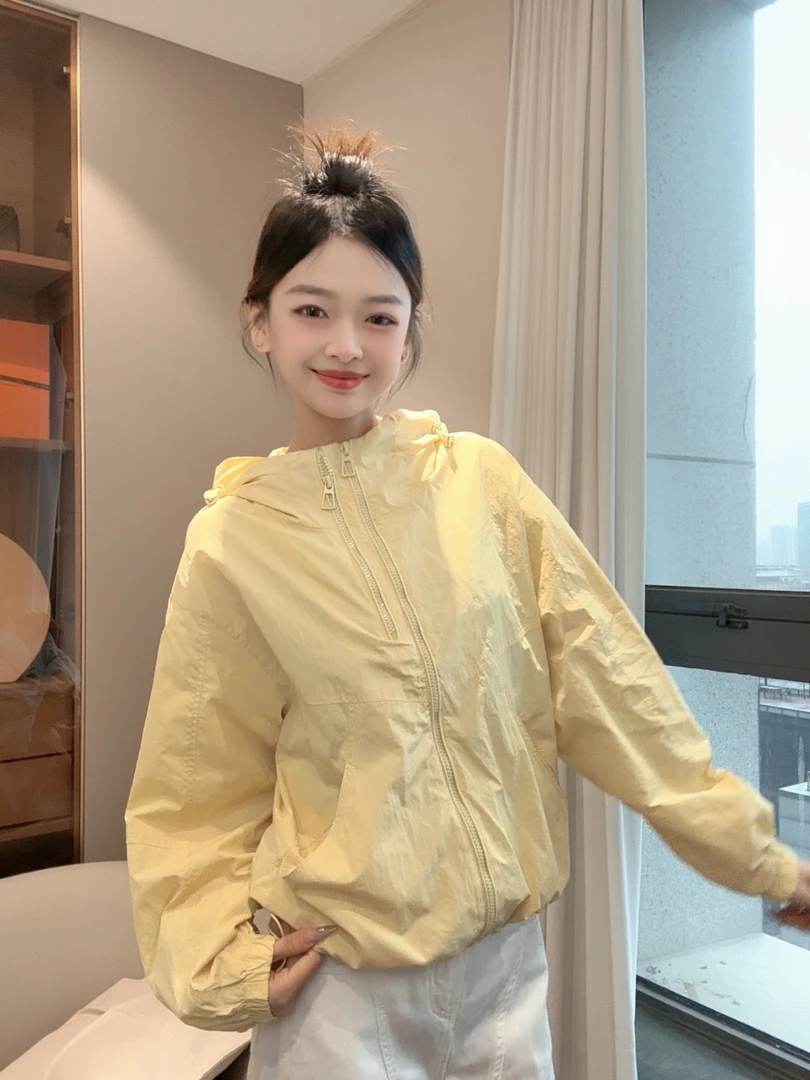 连帽短款防晒衣女夏季新款小个子轻薄款冲锋衣外套休闲速干防晒服