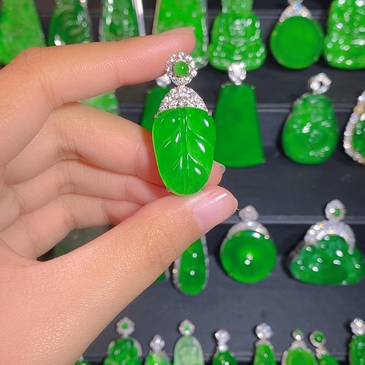 翡翠银S925镶嵌颈饰