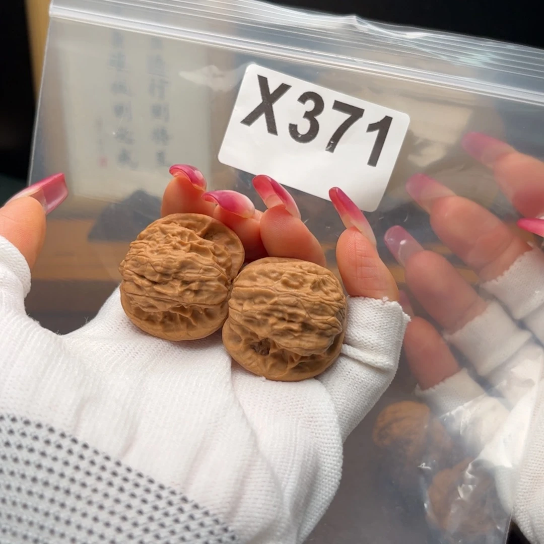 文玩核桃把件33左右野狼福利x 371