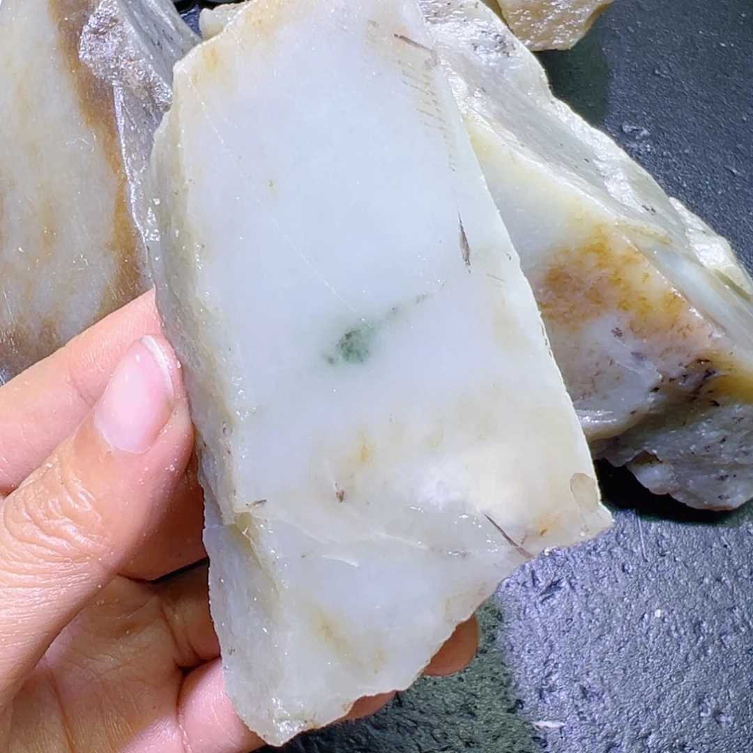 和田玉未镶嵌珠宝半成品