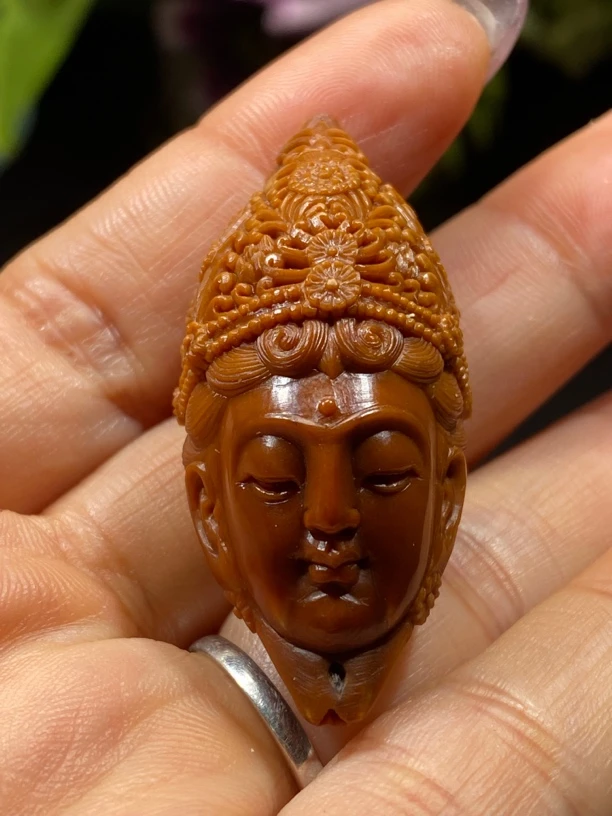 橄榄核观音法相，油核2.1×4.6晨敏本工