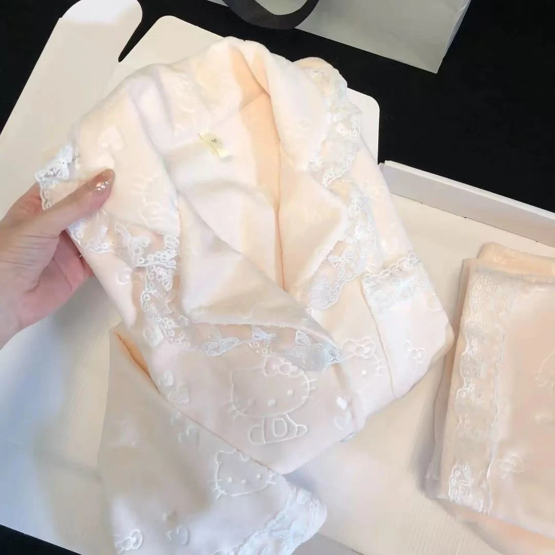 法式海岛绒睡衣女秋冬季蕾丝压花卡通双面绒长袖长裤家居服两件套