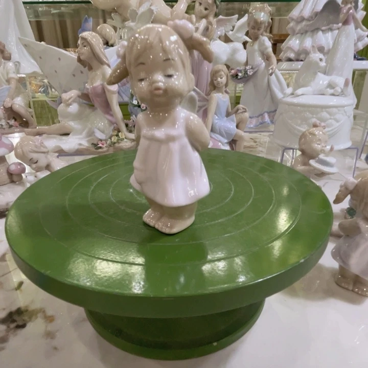 瓷8cm尊匠小女孩瓷偶一个