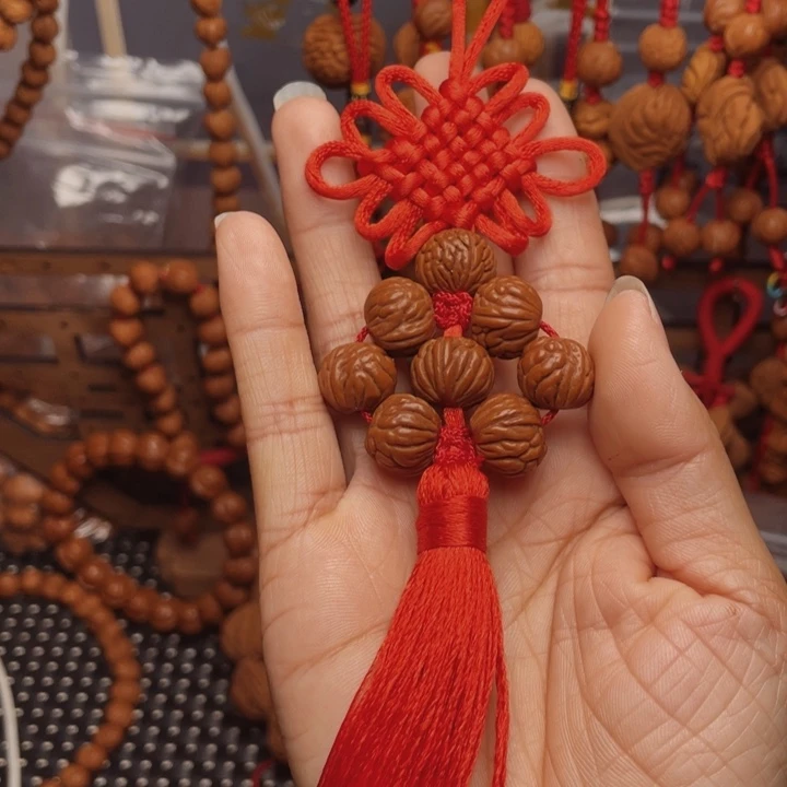 爱***多木质类龙纹桃枭挂件