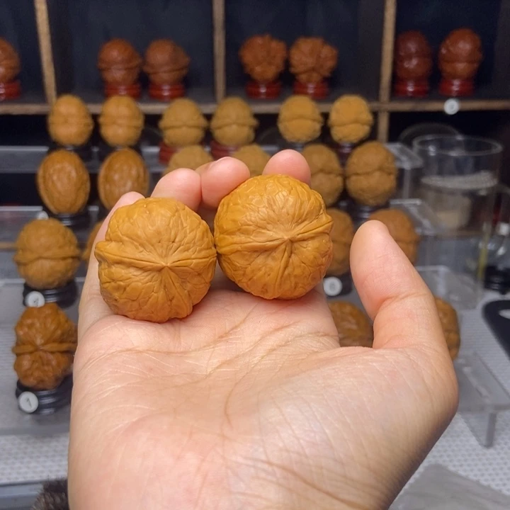 文玩核桃吊坠瓷娃娃33