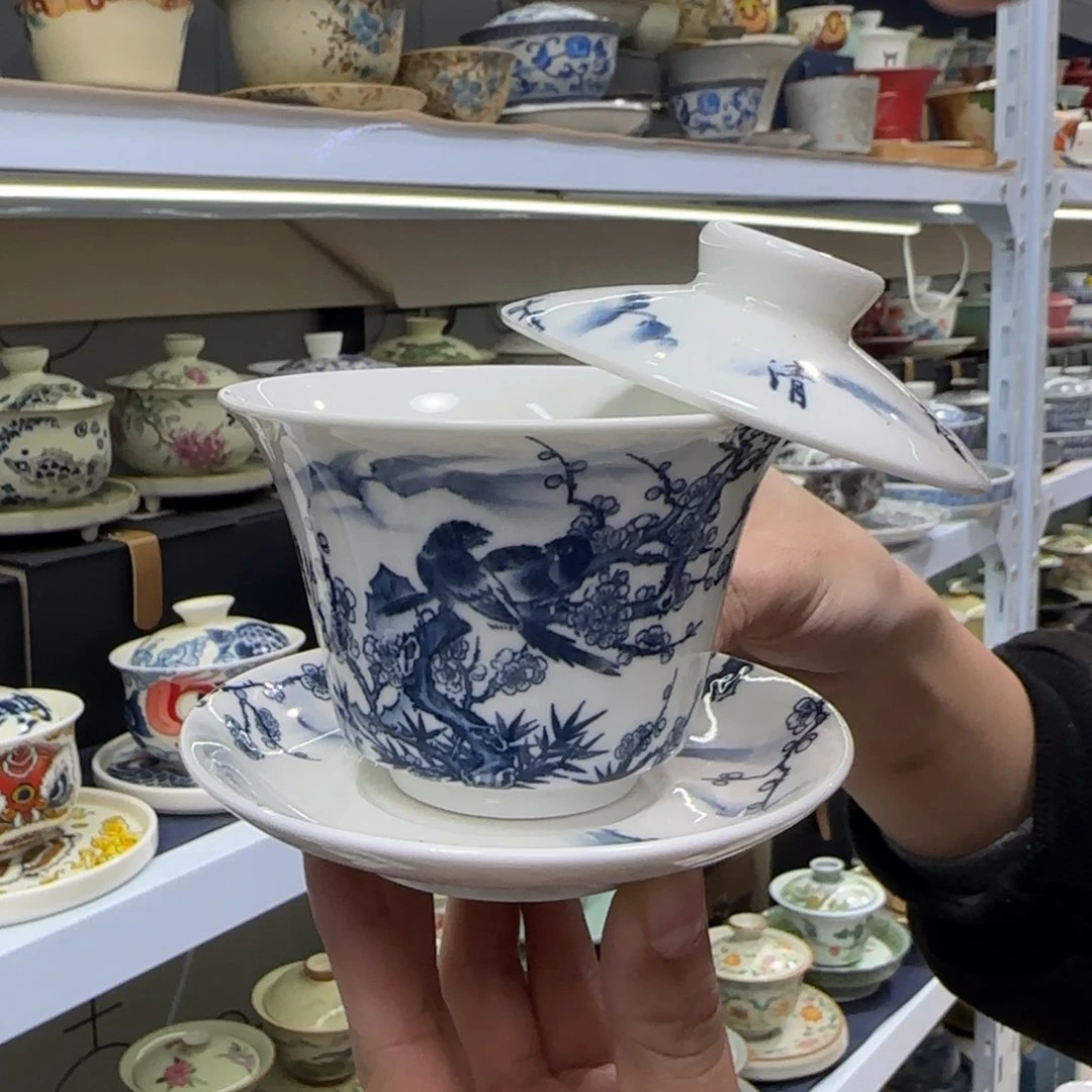 高温下的高温天气使人心情愉悦