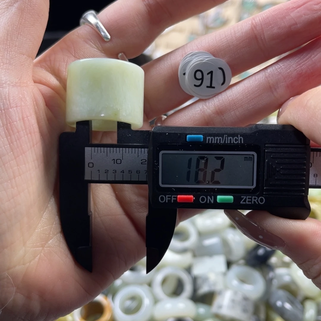 蛇纹石玉未镶嵌戒指