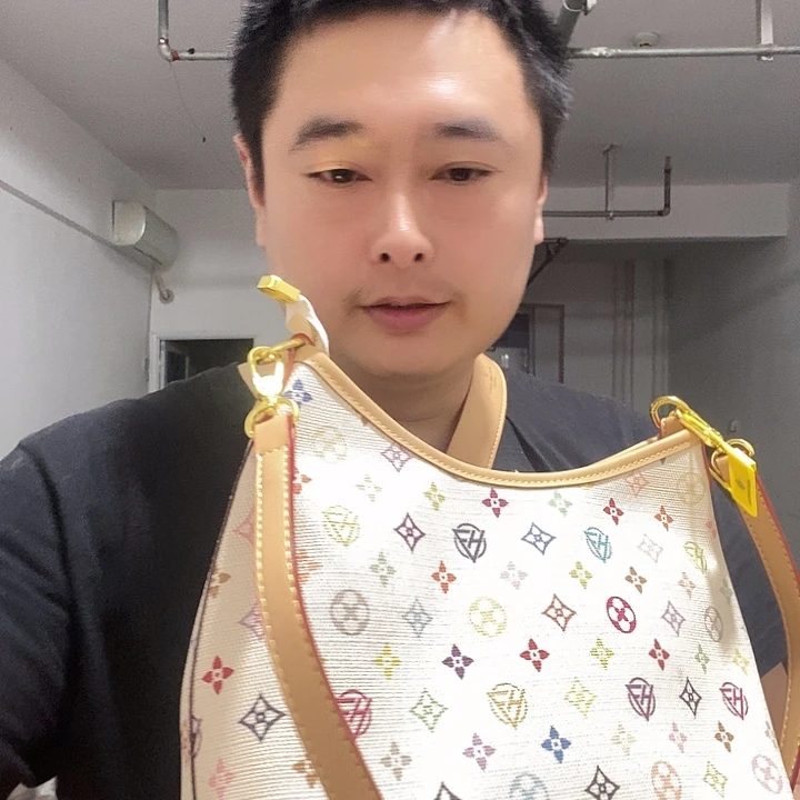 鳄鱼皮（革）犏牛皮（革）