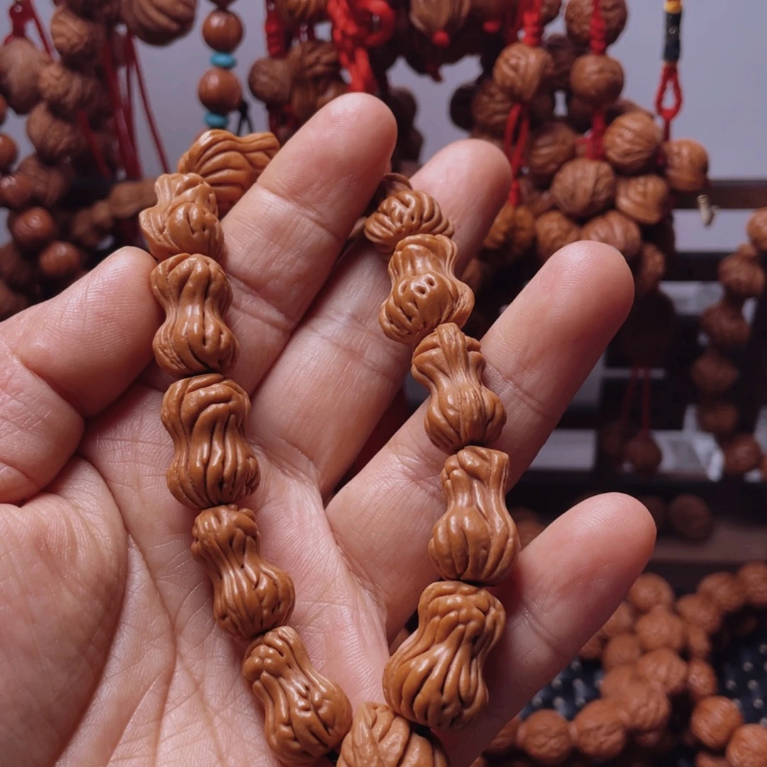 木质类龙纹桃枭手串