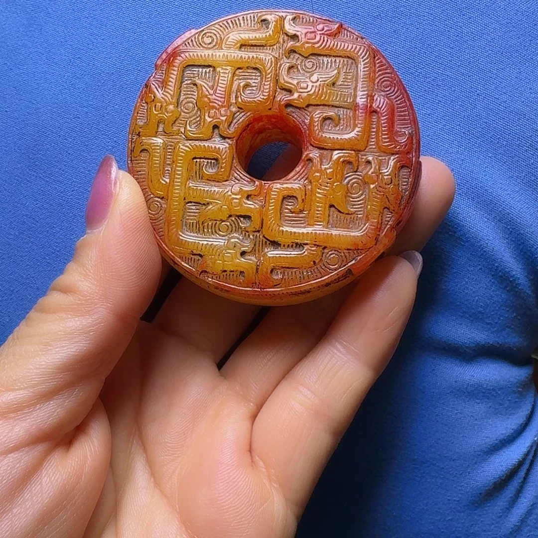 字***震和田玉（糖玉）未镶嵌颈饰